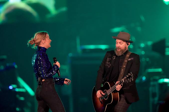 Audience at a Sugarland concert